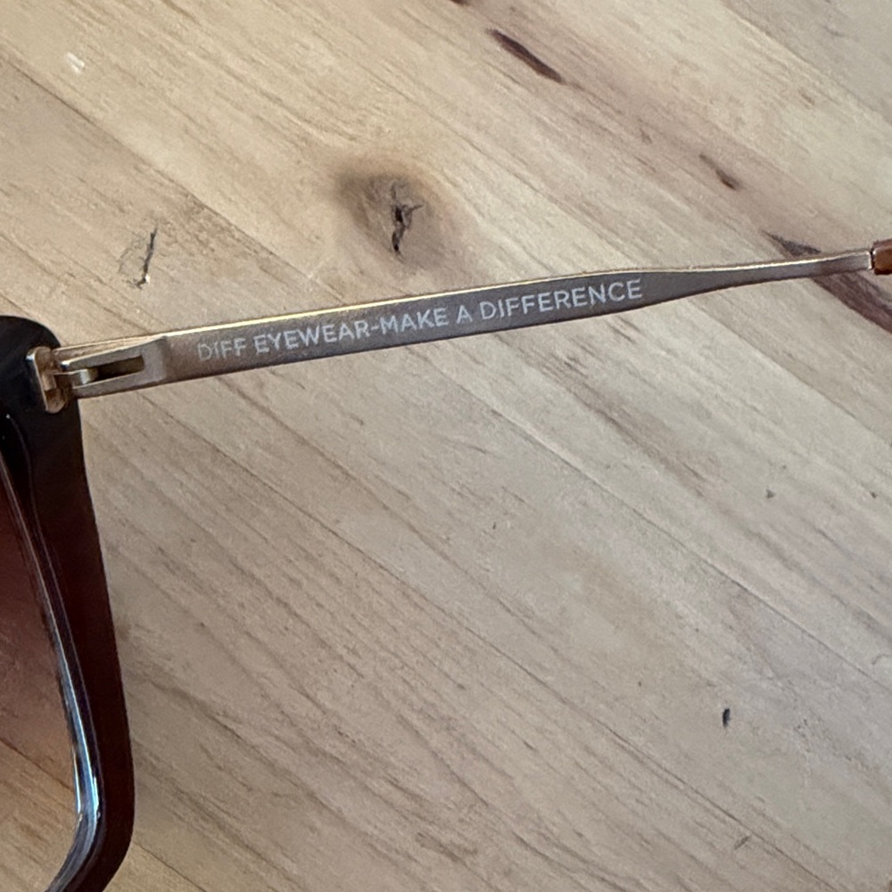 Diff sunglasses Becky II tortoise shell - image 3